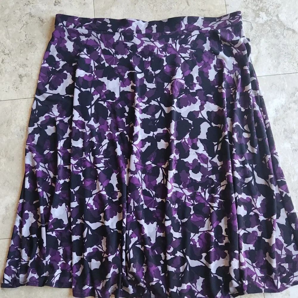 K25 George full stretchy purple black & gray floral skirt elastic waist Lg 12-14